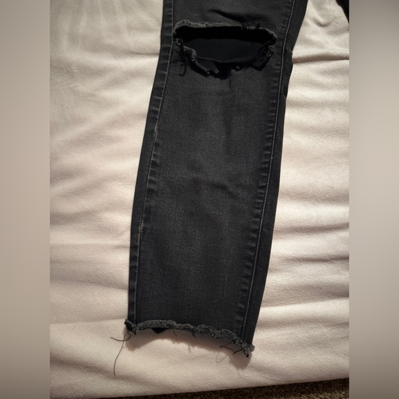 Jennifer Lopez Black Distressed Skinny Jeans - Picture 4 of 16